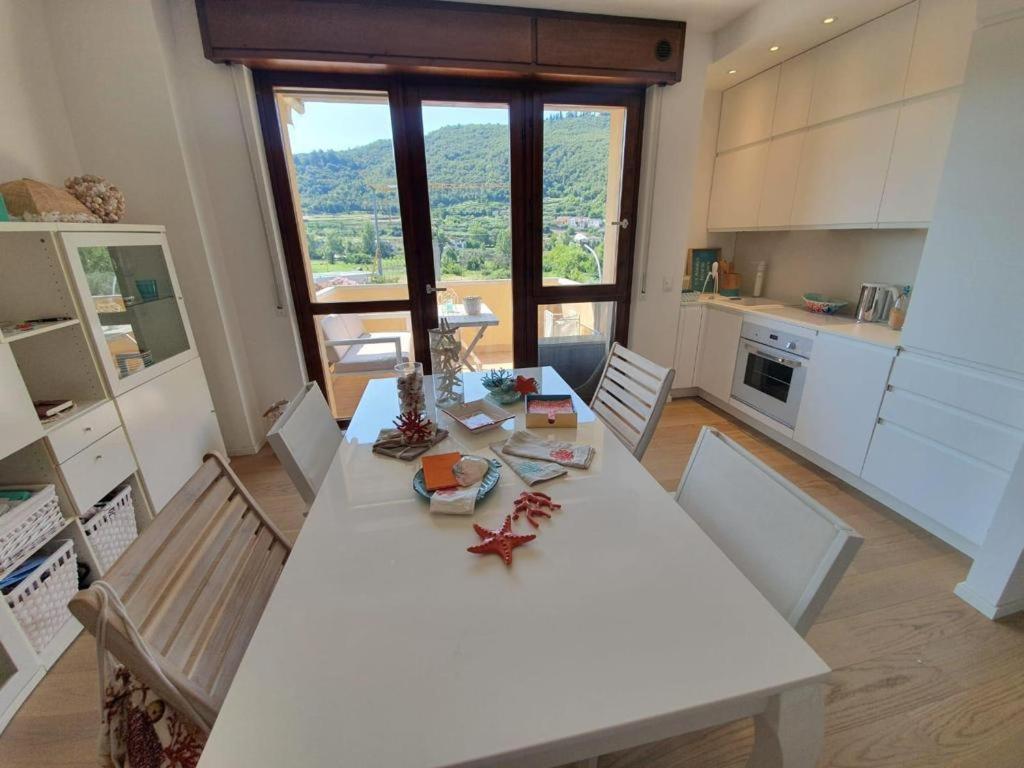 Welcome Traveller La Perla